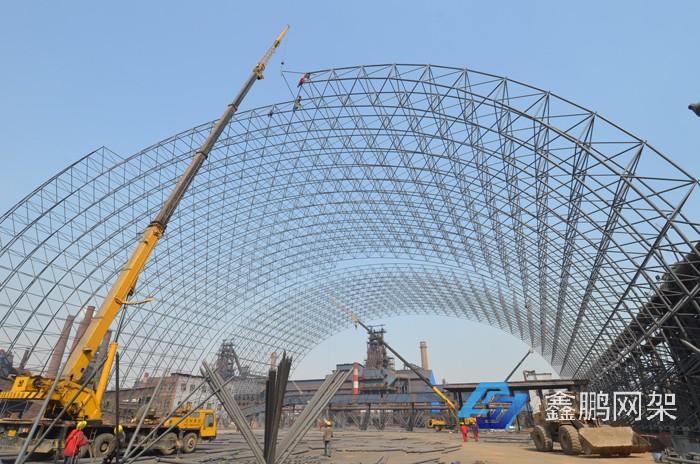 料場封閉網(wǎng)架施工現(xiàn)場