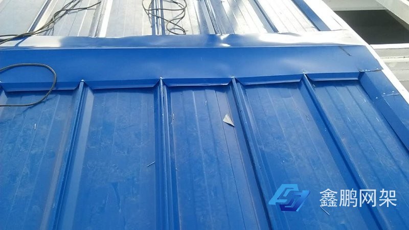 庫(kù)爾勒華山中學(xué)河北體育館屋面鋁鎂錳板